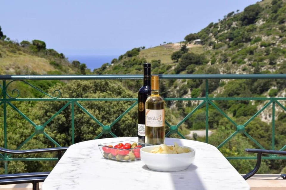 Villa Verde with Outdoor Jacuzzi Villa in Cephalonia