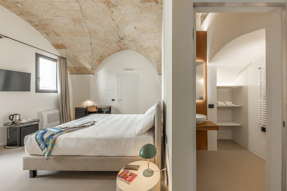 Bathroom, Bedroom