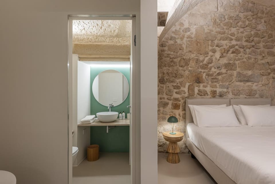 Bathroom, Photo of the whole room, Bedroom