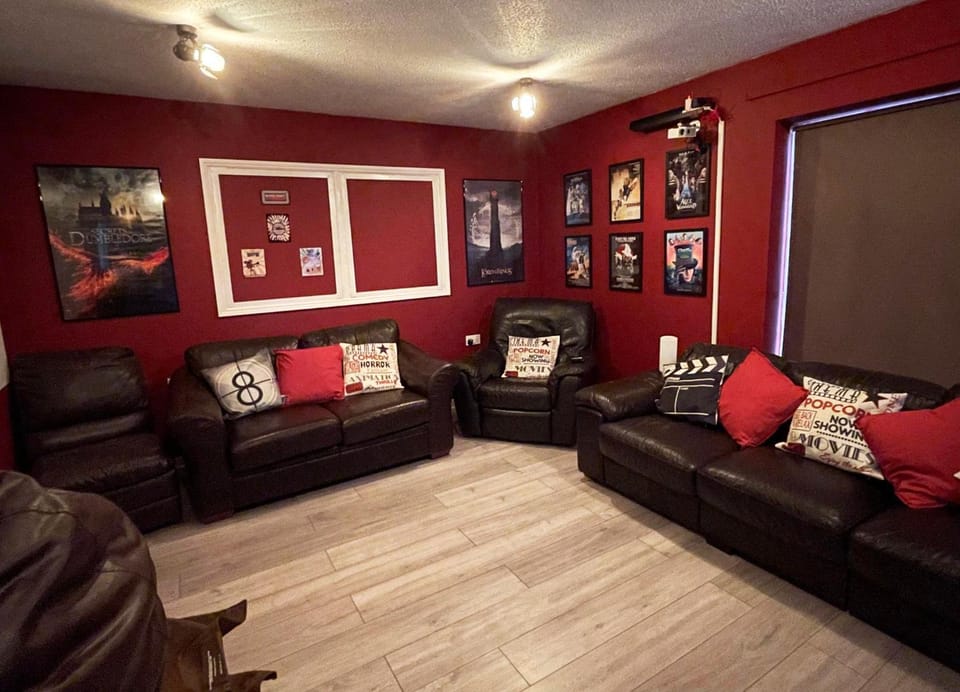 Living room, Lounge or bar, Entertainment