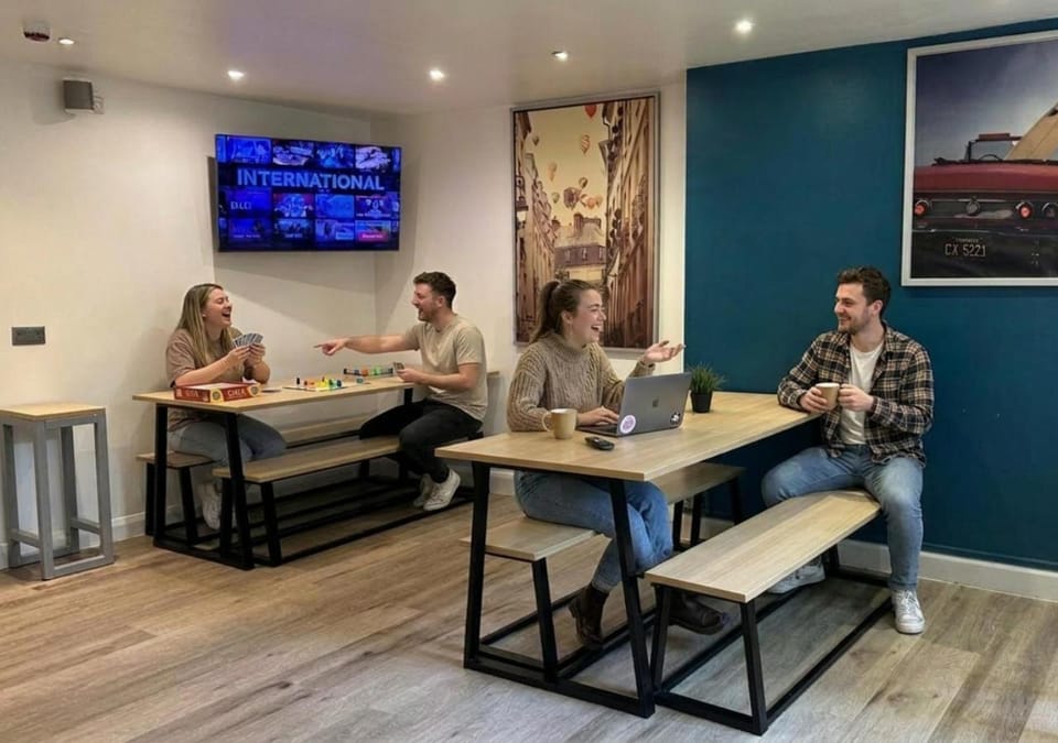 Communal lounge/ TV room