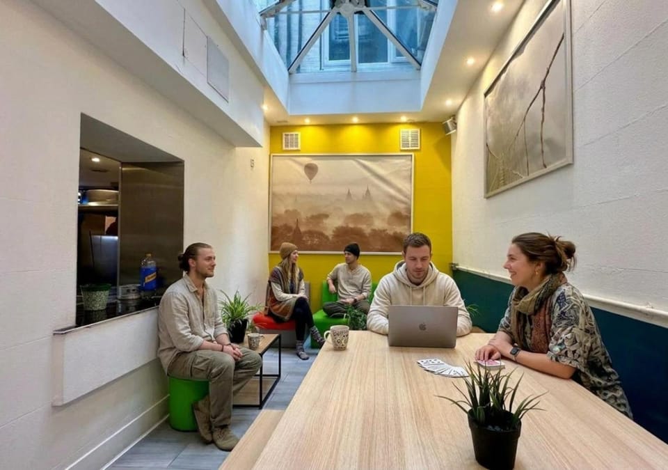 Communal lounge/ TV room