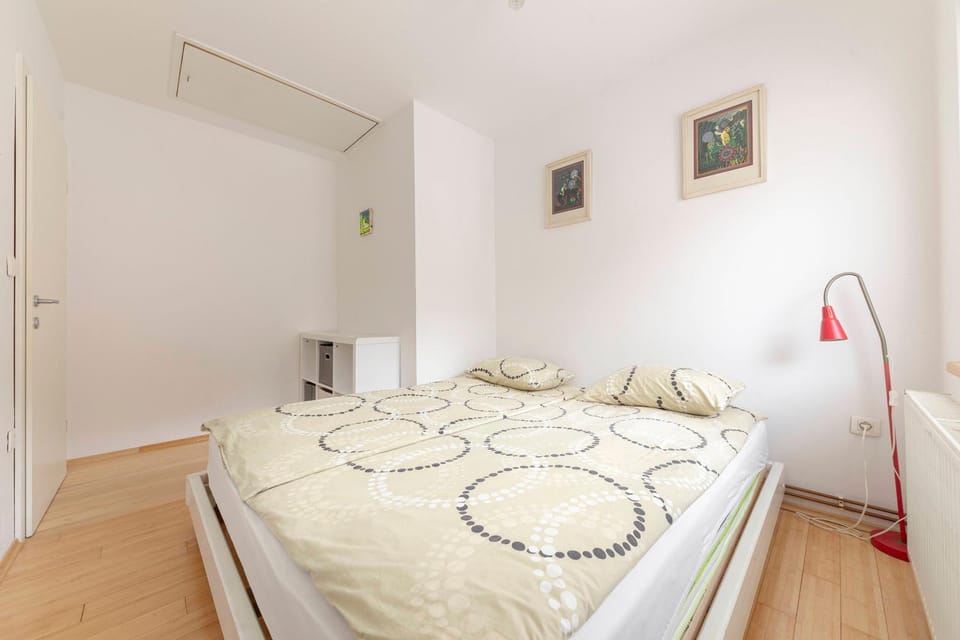 Bed, Photo of the whole room, Decorative detail, Bedroom