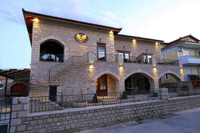 Property building, Facade/entrance, Area and facilities