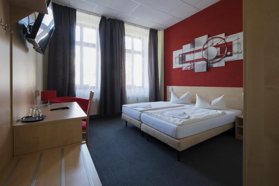 Staff, Photo of the whole room, Bedroom, Guests