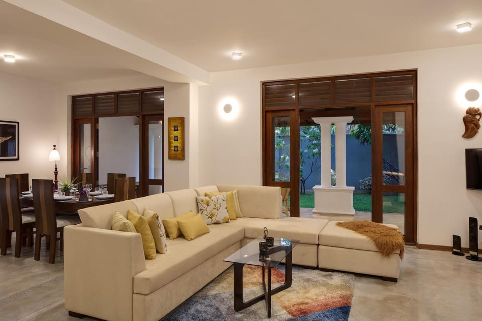 Living room, Dining area