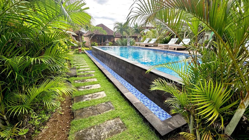Gedong Nusa Huts Campground/ 
RV Resort in Nusapenida