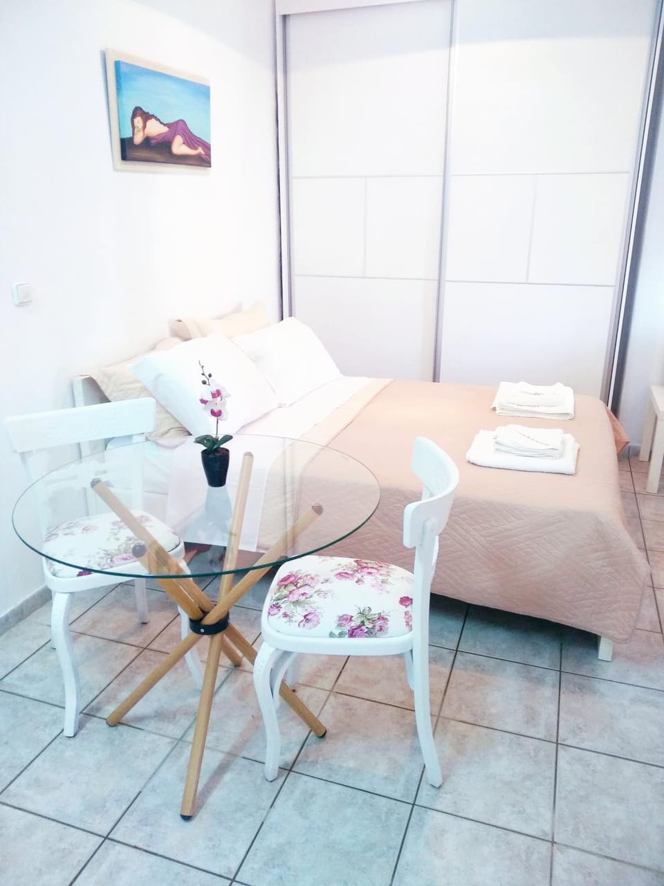 Photo of the whole room