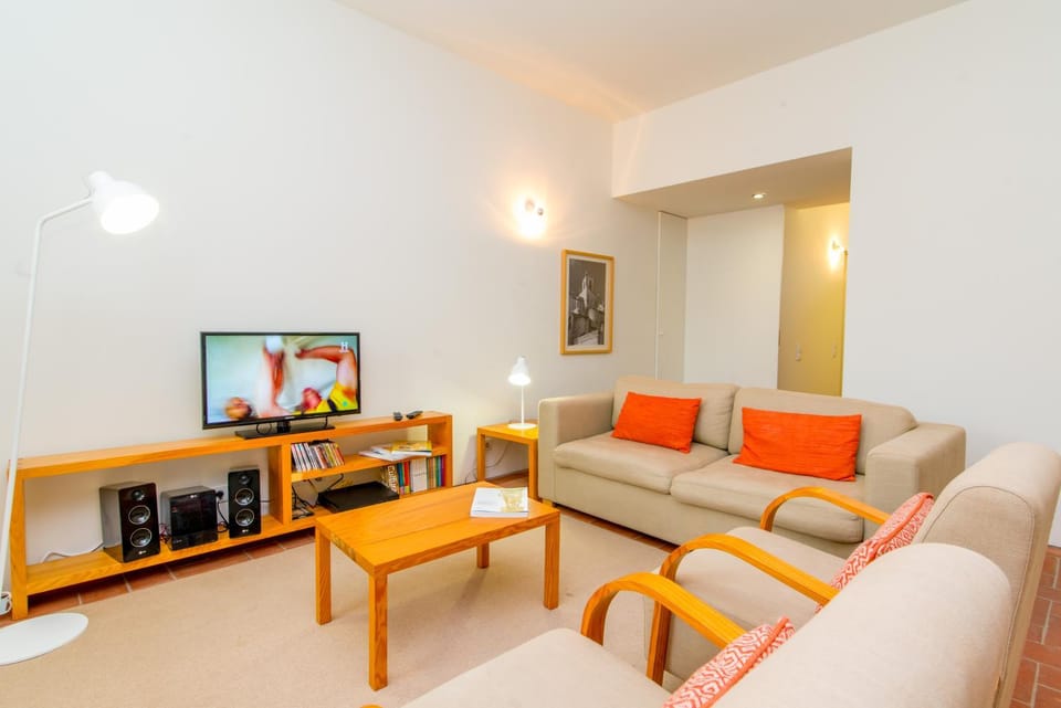 TV and multimedia, Living room, Dining area