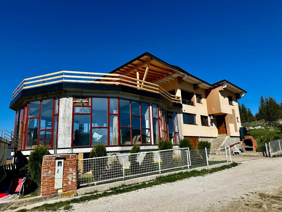 Property building, Day
