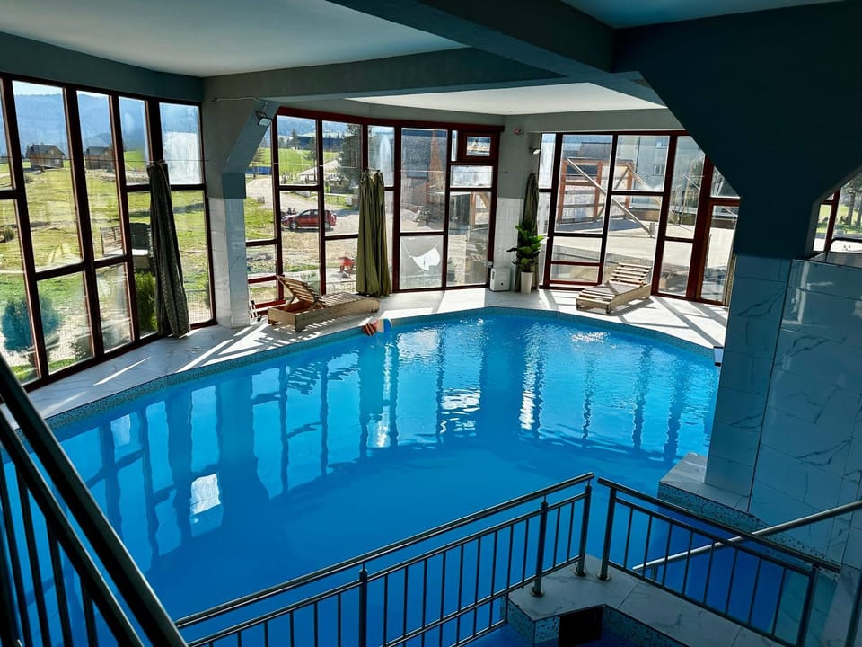 Pool view, Swimming pool