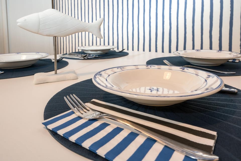 Decorative detail, Dining area