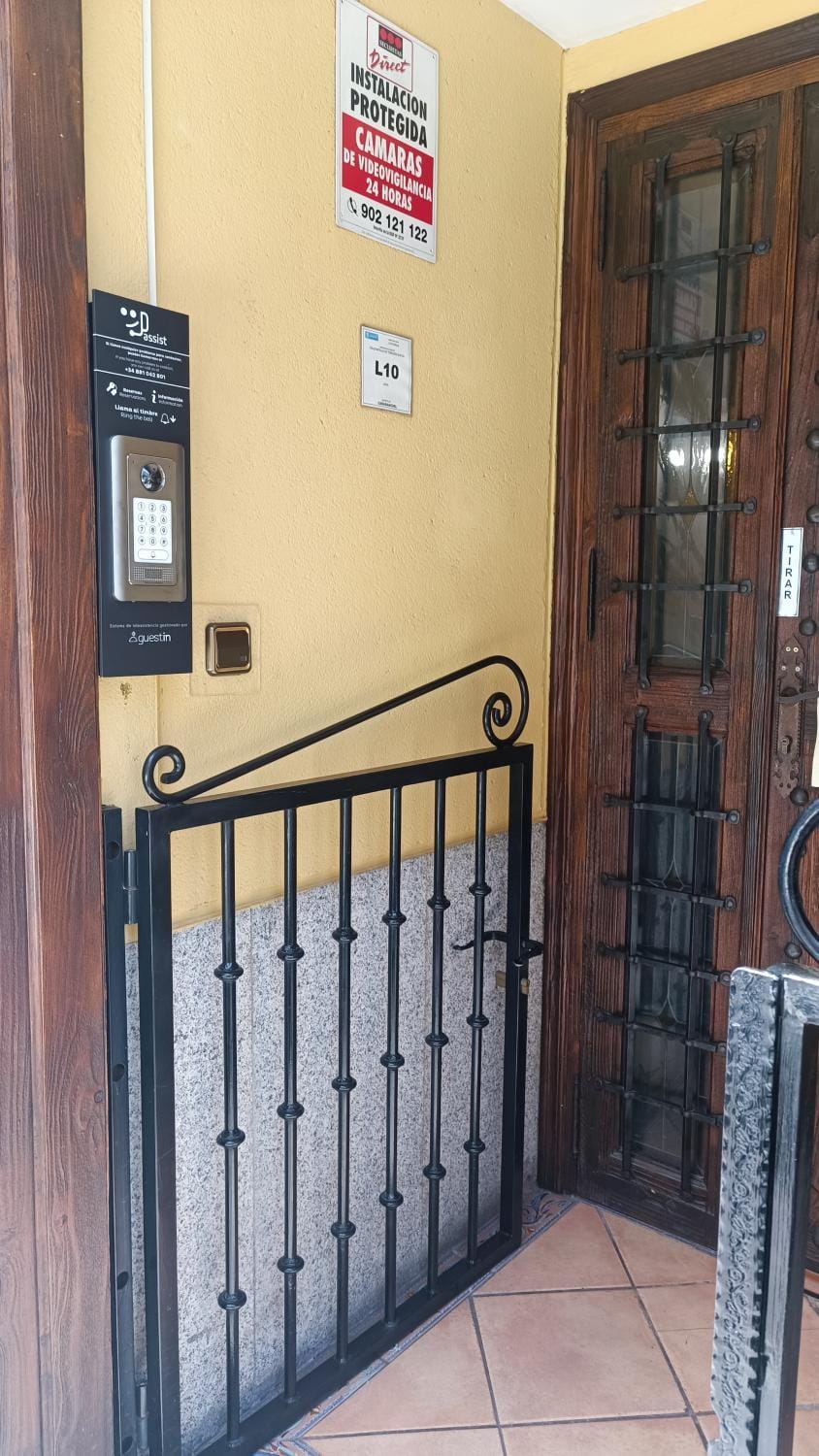 Facade/entrance
