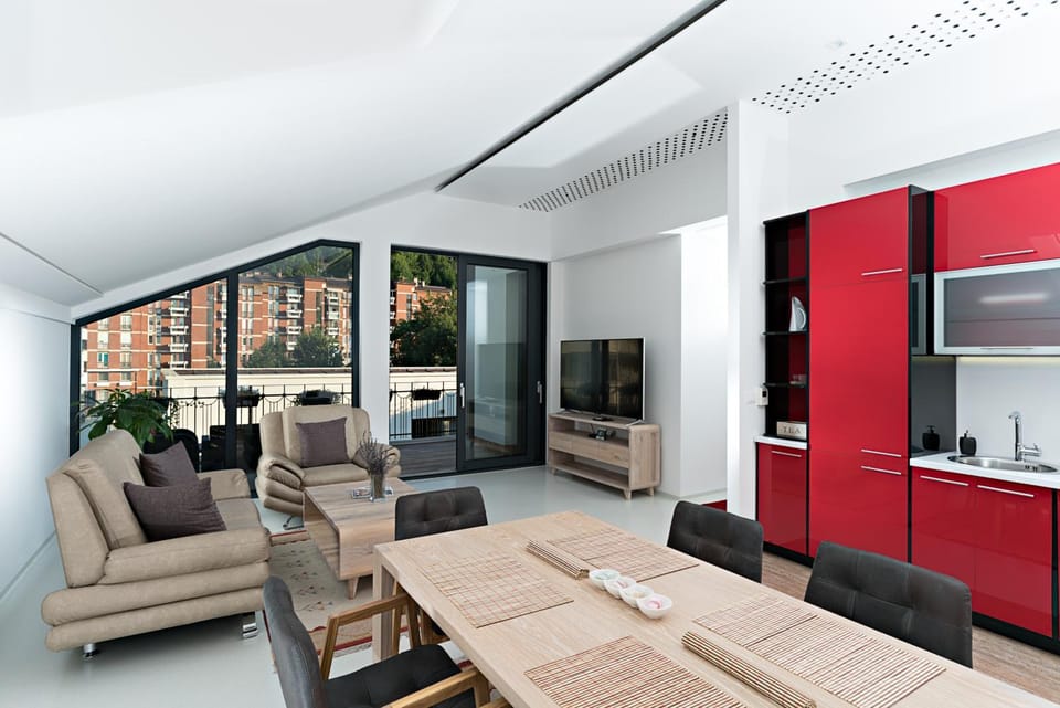 Living room, Mountain view, Quiet street view