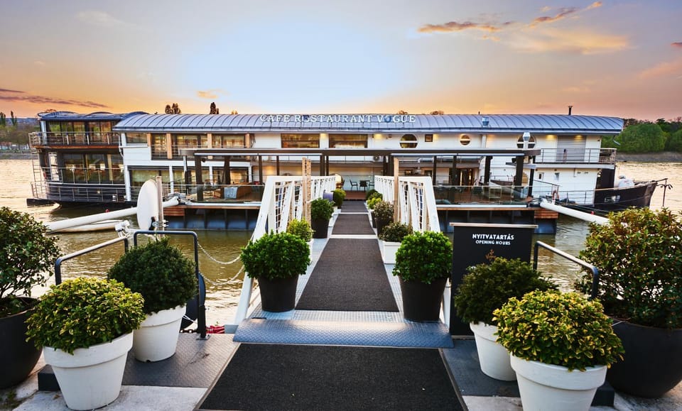 Vogue Boat Apartments Apartment in Budapest