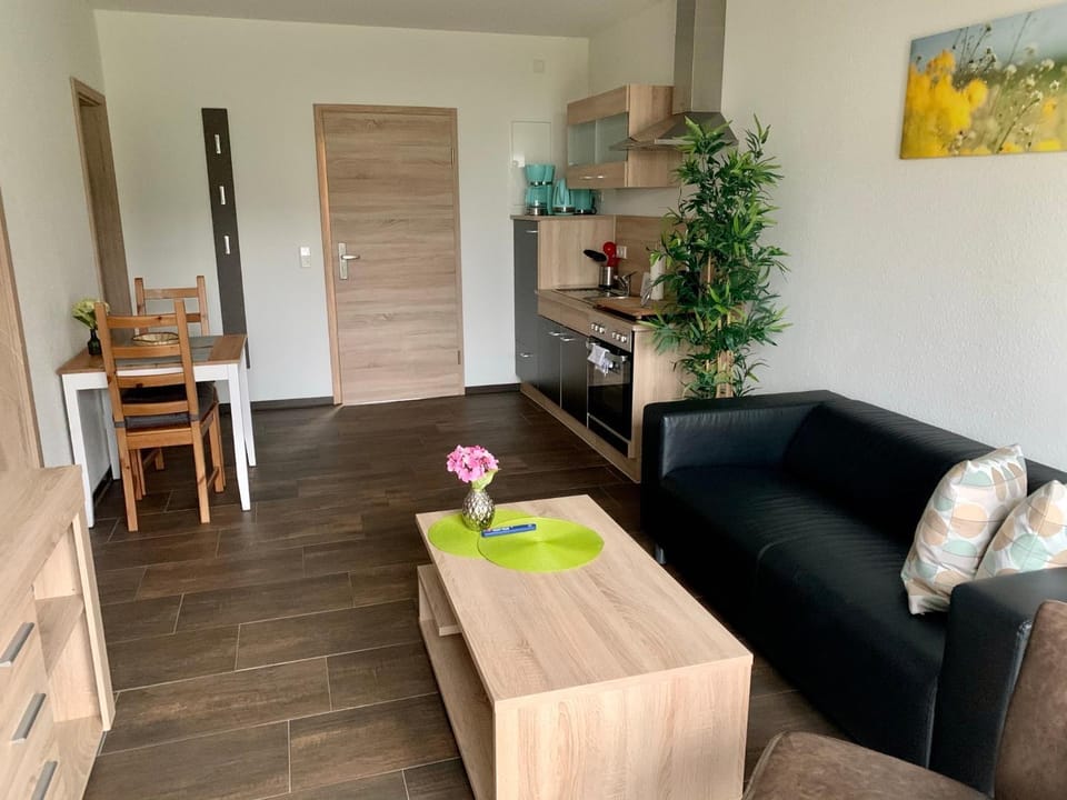 Kitchen or kitchenette, Living room