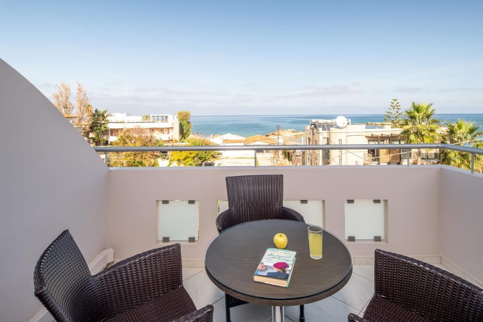 Balcony/Terrace, Sea view, Drinks, Alcoholic drinks