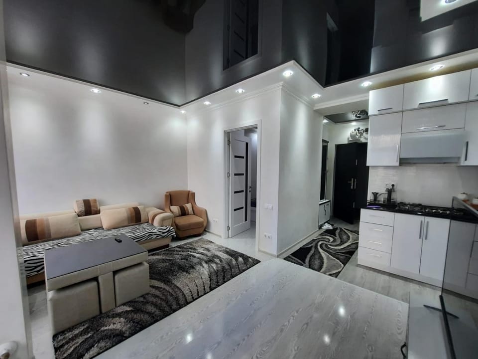 Kitchen or kitchenette, Seating area