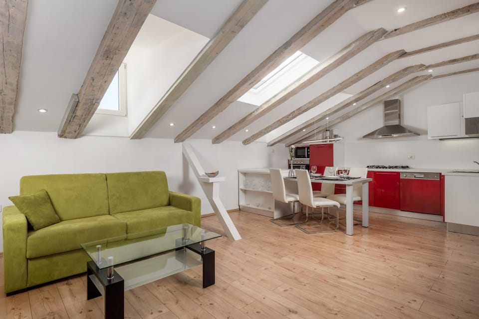 Living room, Seating area, Dining area, kitchen