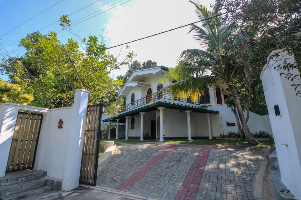 Property building, Balcony/Terrace, Quiet street view