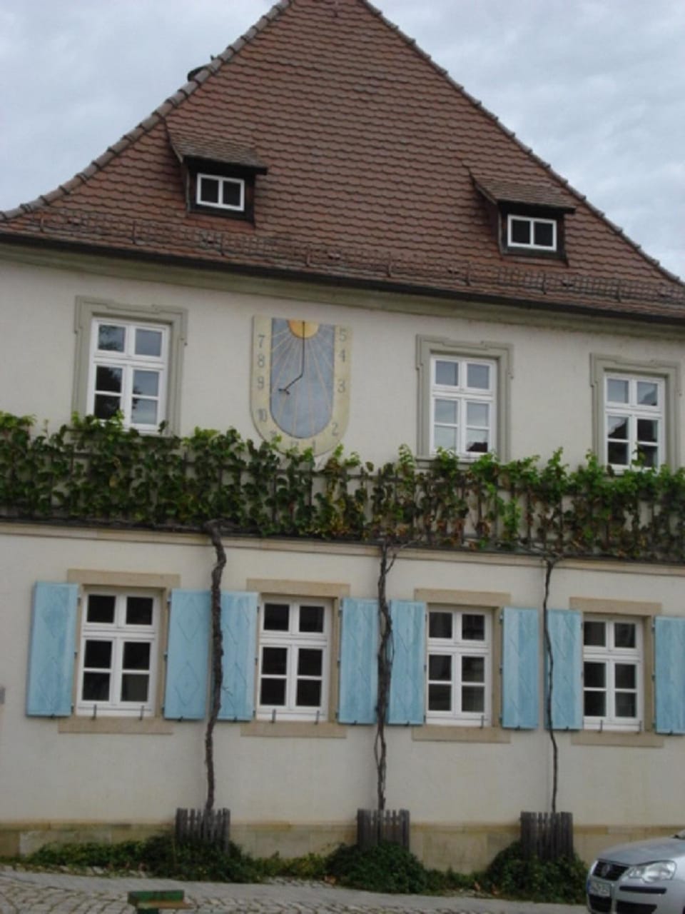 Facade/entrance