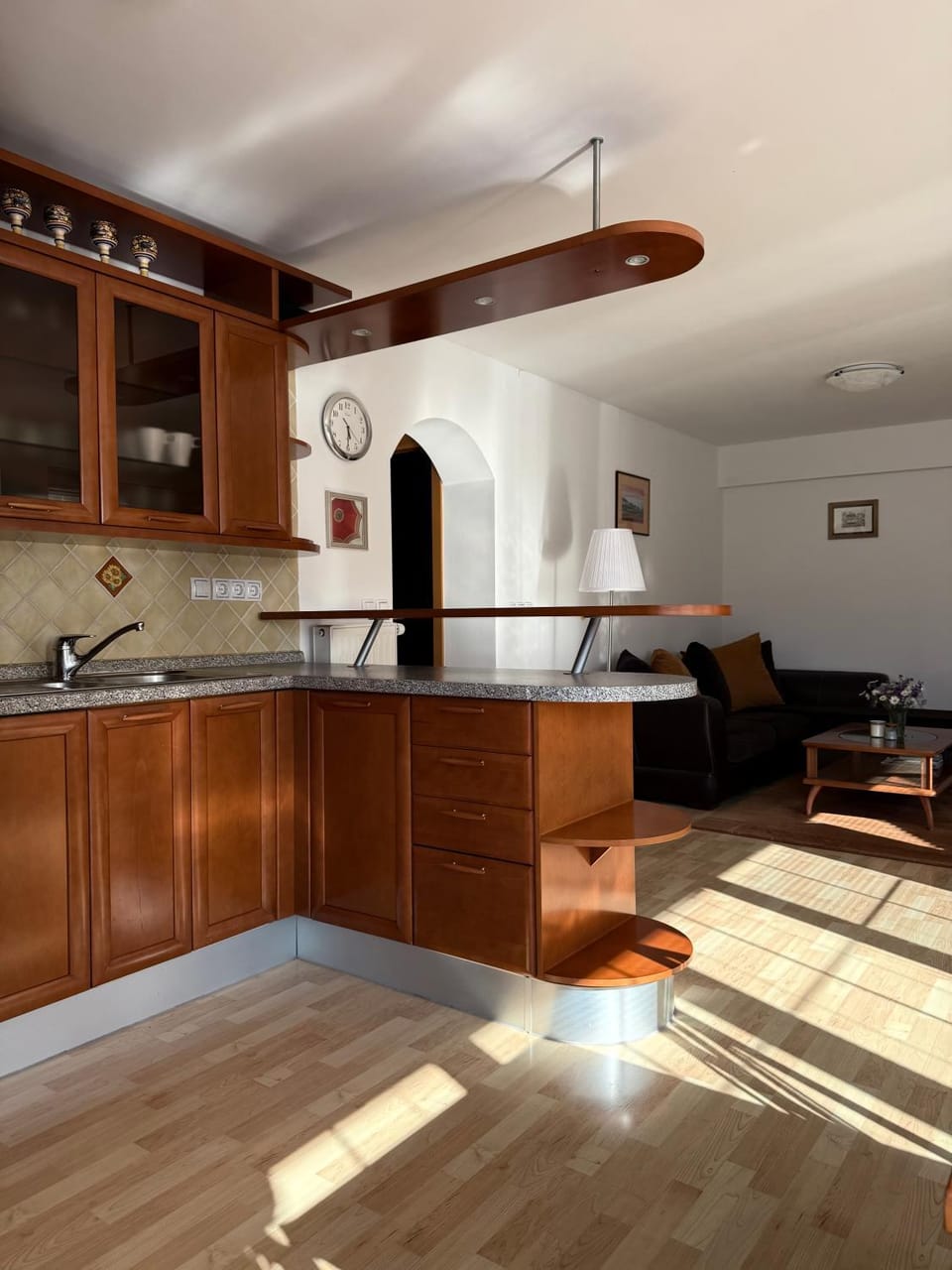 Kitchen or kitchenette, Seating area