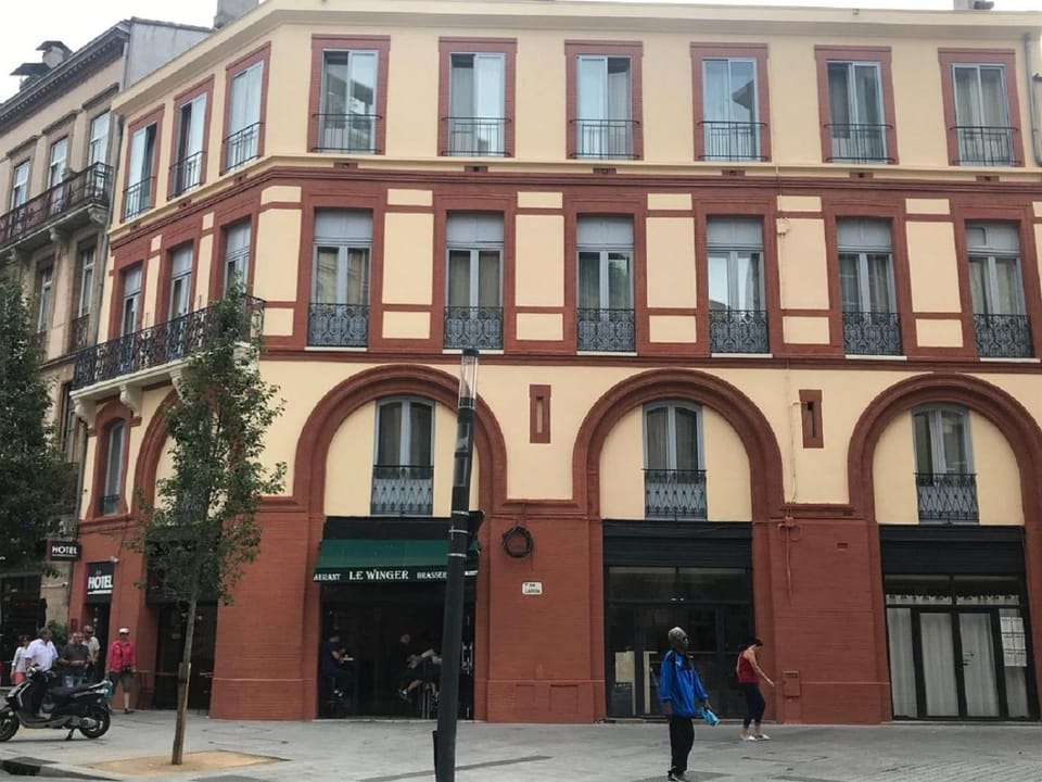 Facade/entrance
