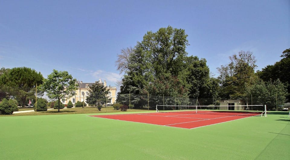 Activities, Tennis court
