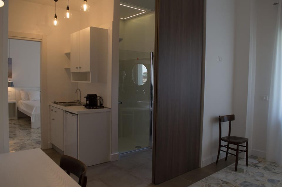 Coffee/tea facilities, Kitchen or kitchenette