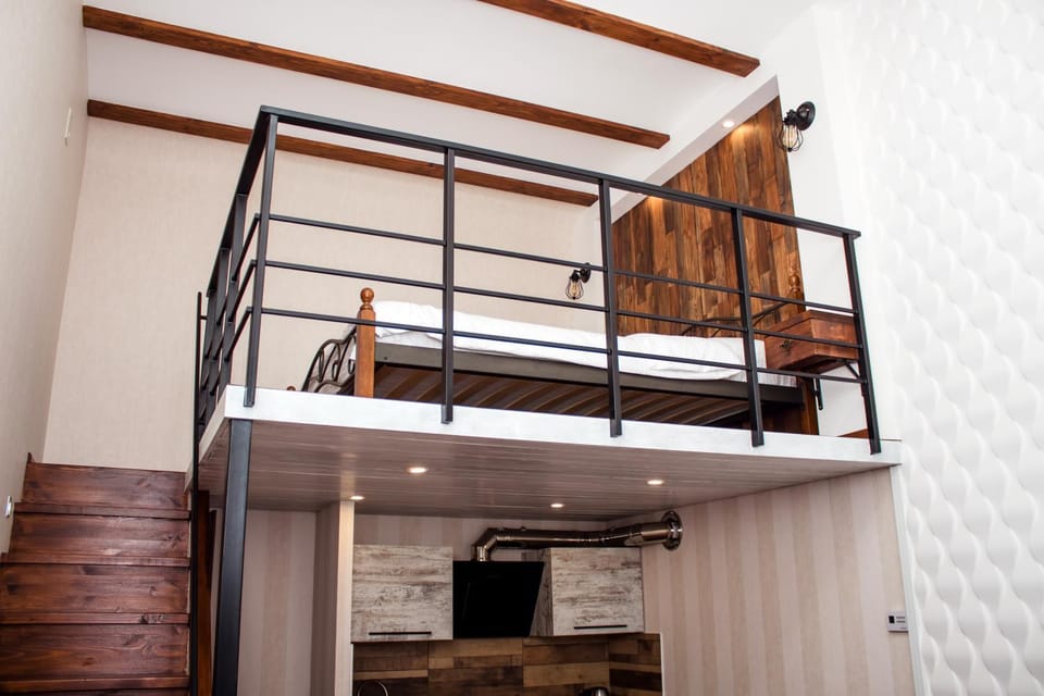 Apartment in the city center in the house with Atlantes Apartment in Odessa