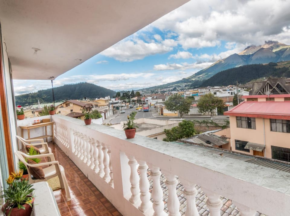 Nearby landmark, Neighbourhood, Balcony/Terrace, City view, Mountain view, Quiet street view