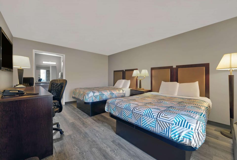 Bed, Photo of the whole room, On site