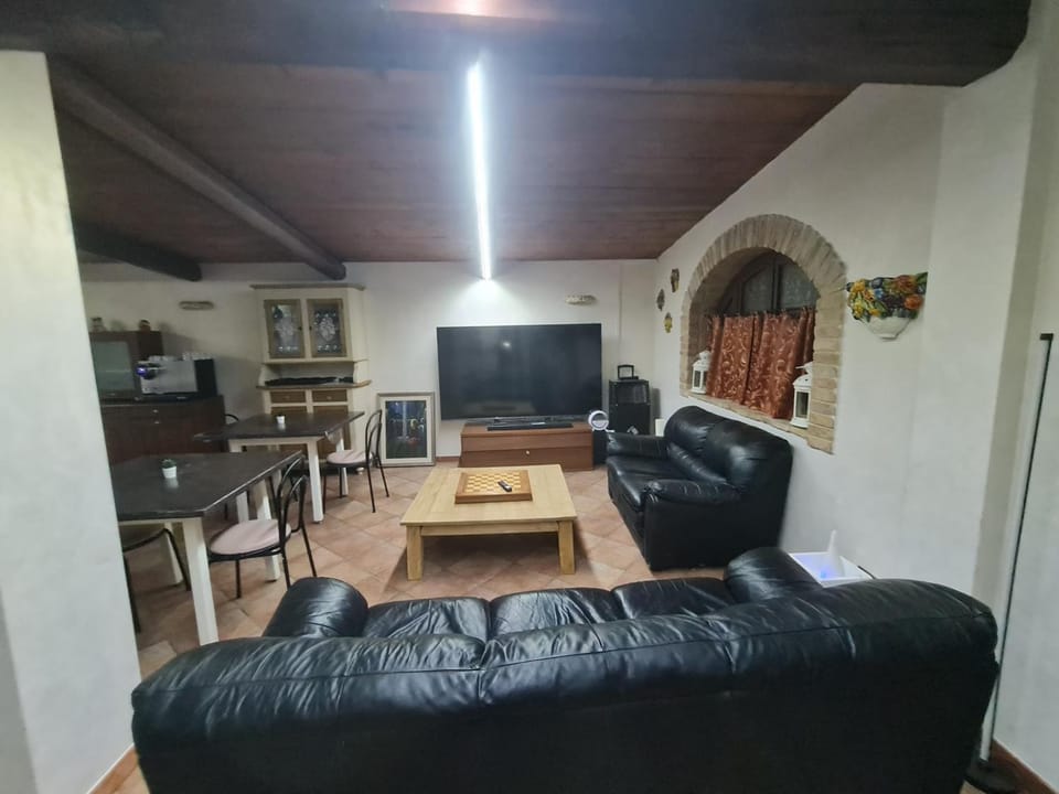 Country house "L'isola che non c'è" Farm Stay in Marche