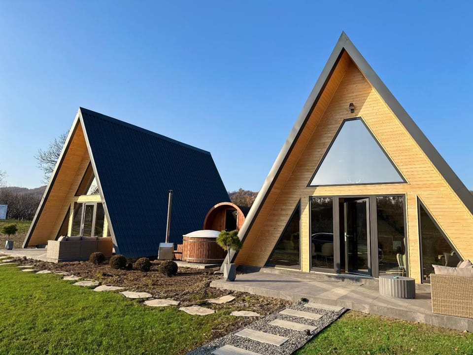 La Căsuțe Bed and Breakfast in Romania
