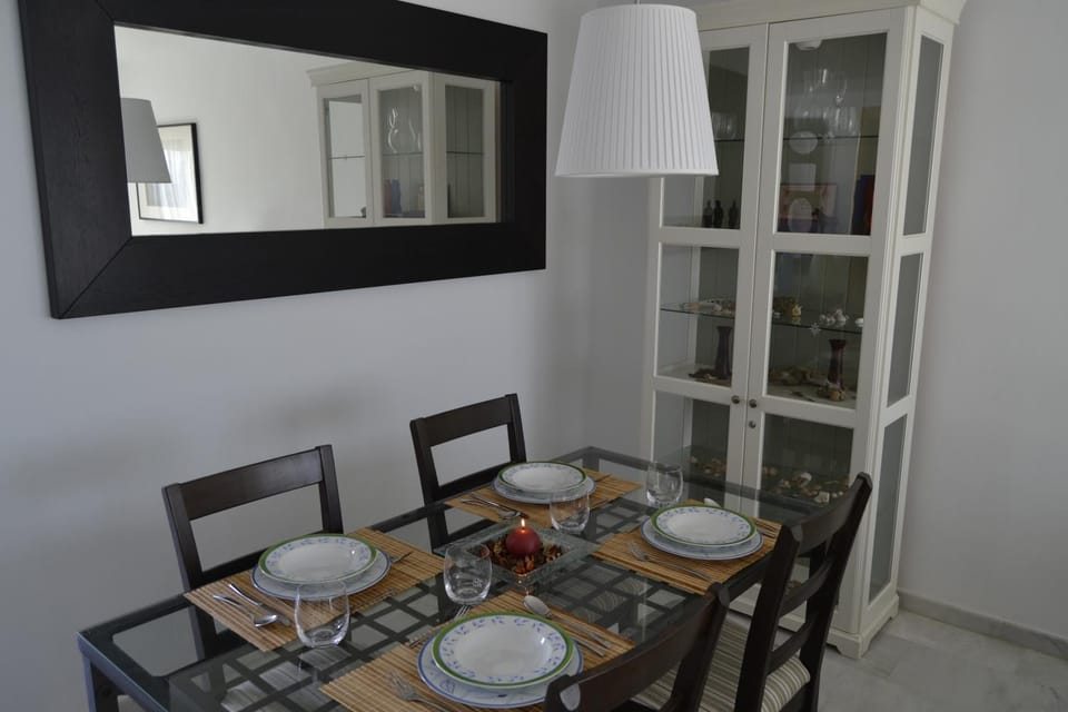 Lounge or bar, Dining area