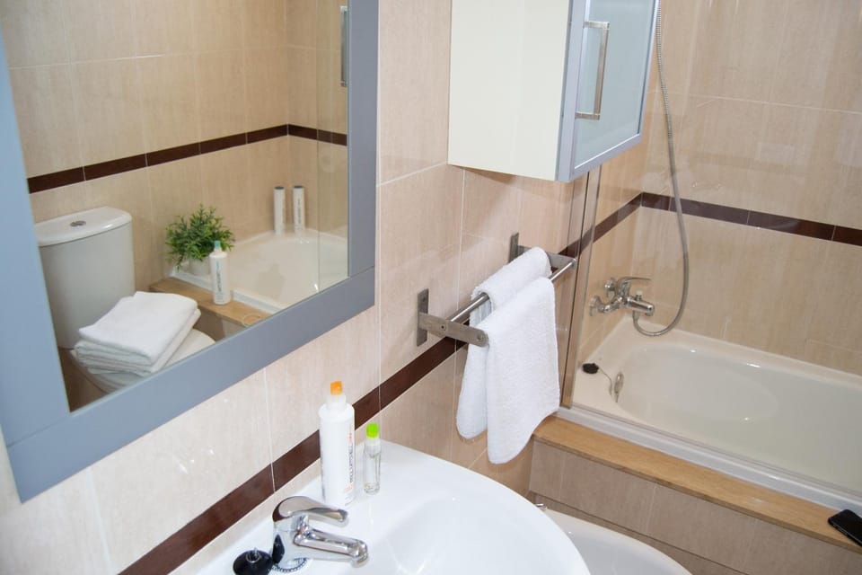 Bathroom, Bath, towels