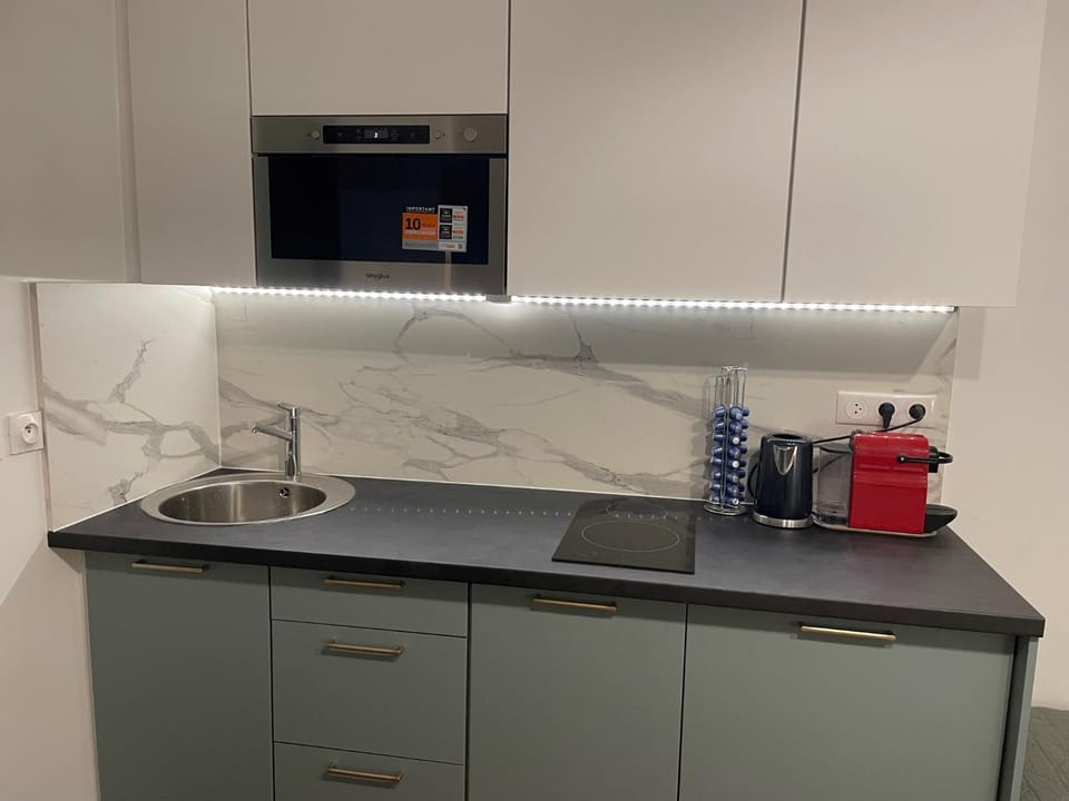 Property building, Kitchen or kitchenette, Breakfast