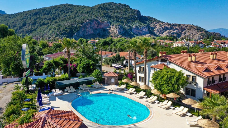 Property building, Restaurant/places to eat, Bird's eye view, Mountain view, Pool view, Swimming pool, Breakfast