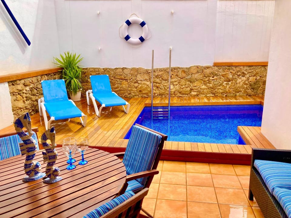 Patio, Swimming pool, Inner courtyard view
