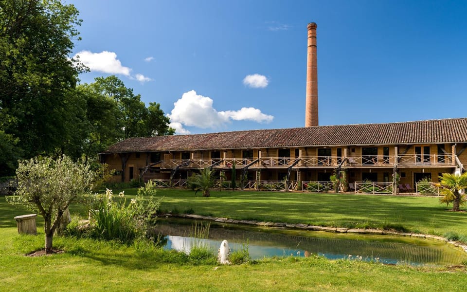 Property building, Day, Garden, Garden