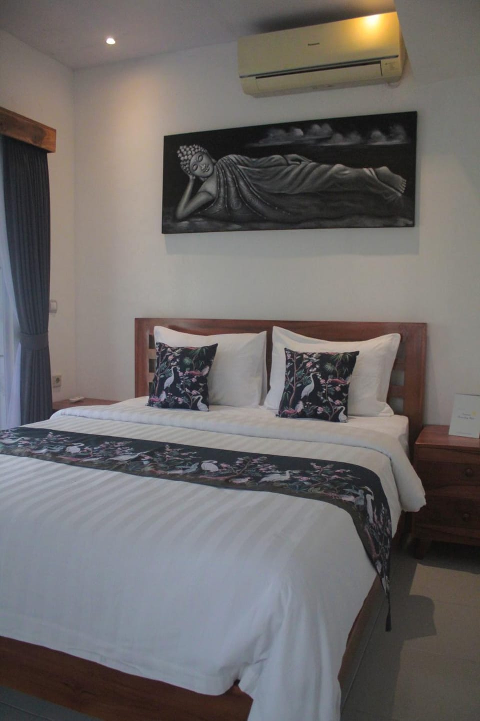Bed, Bedroom, air conditioner