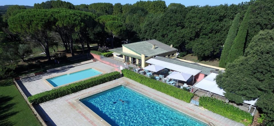 Bird's eye view, Pool view