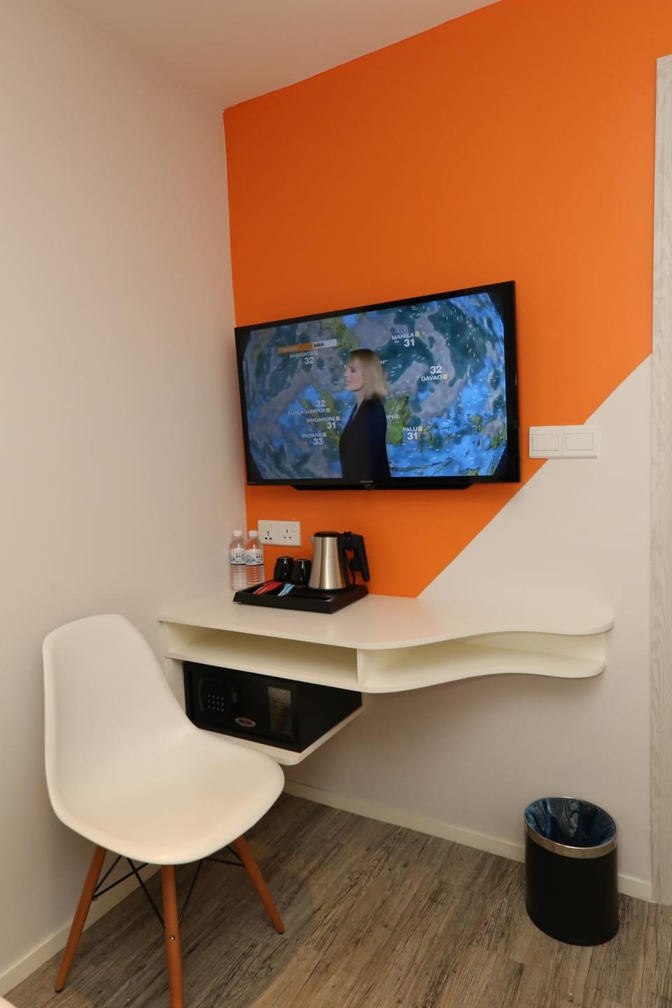 TV and multimedia, Coffee/tea facilities, Kitchen or kitchenette, hair dresser