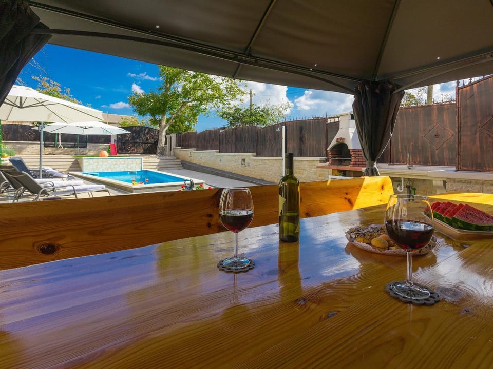 Seating area, Pool view, Swimming pool