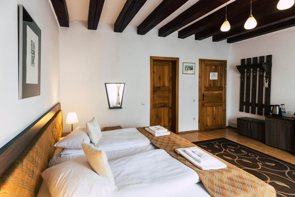 Bed, Other, Photo of the whole room, Decorative detail, On site, Time of day
