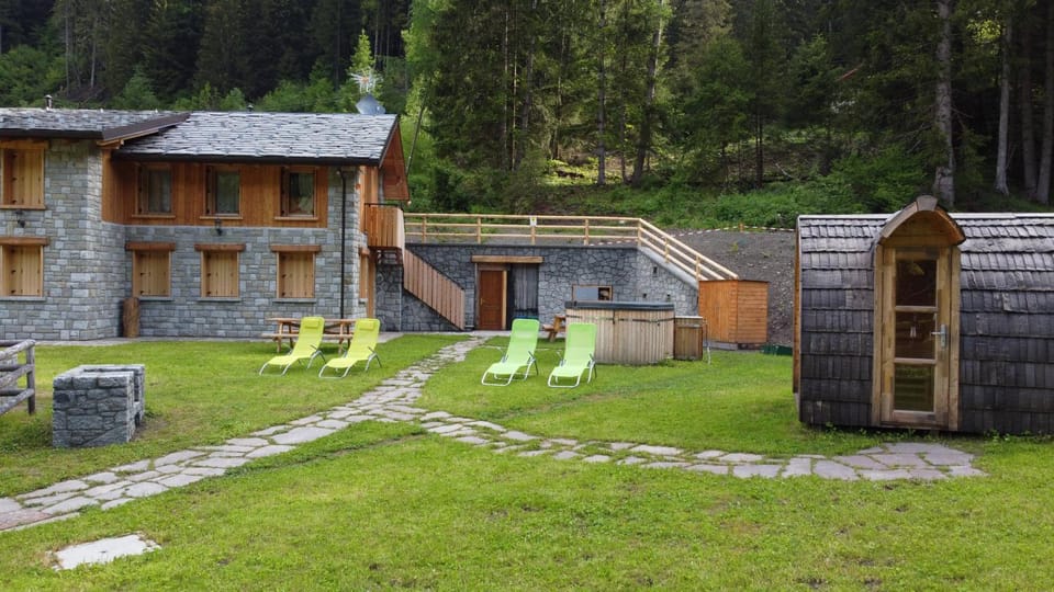 Property building, Garden