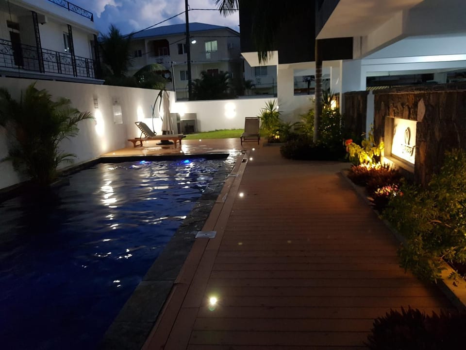 Swimming pool, Swimming pool