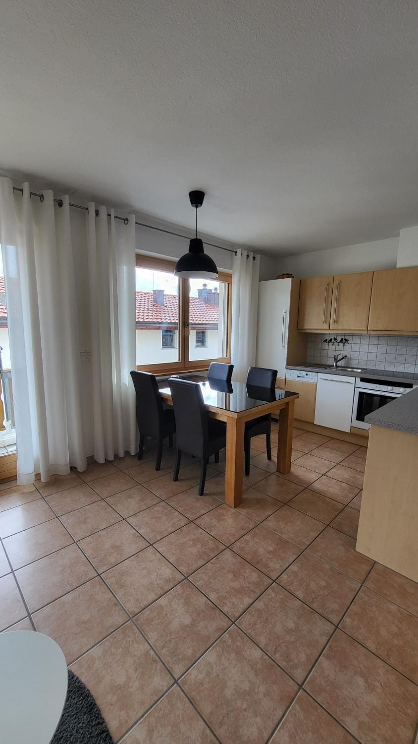 Kitchen or kitchenette, Dining area, stove