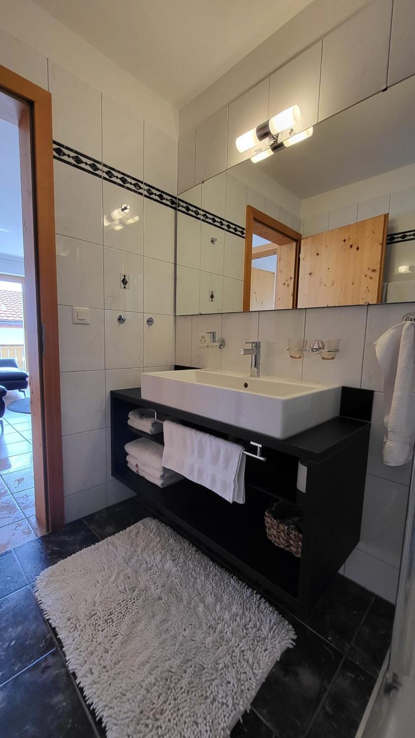 Bathroom, towels