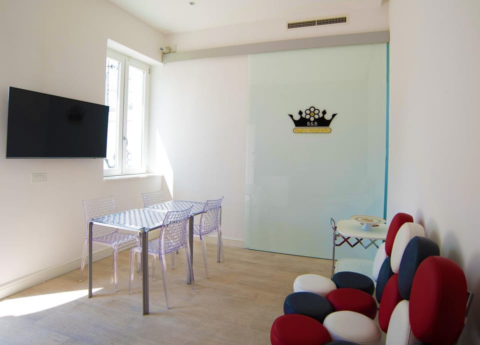 B & B REGINA MARGHERITA Bed and Breakfast in Calabria
